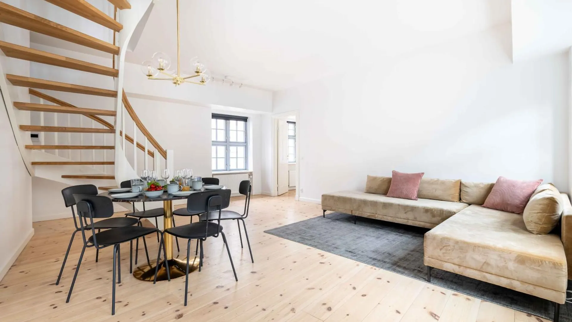 Central City Apartment On Best Location By Round Tower Copenhagen