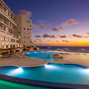 Cyan & 4*, Cancún Meksyk